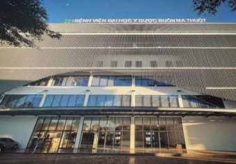 Bệnh viện Đại học Y Dược Buôn Ma Thuột – Giải pháp nhôm kính chuẩn an toàn y tế