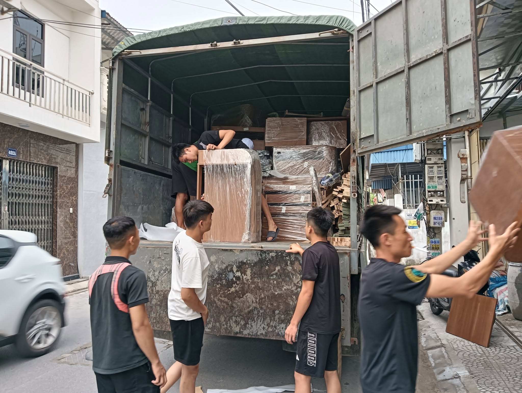 Dịch Vụ Chuyển Nhà Trọn Gói Dĩ An Giá Tốt, Đi Trong Ngày