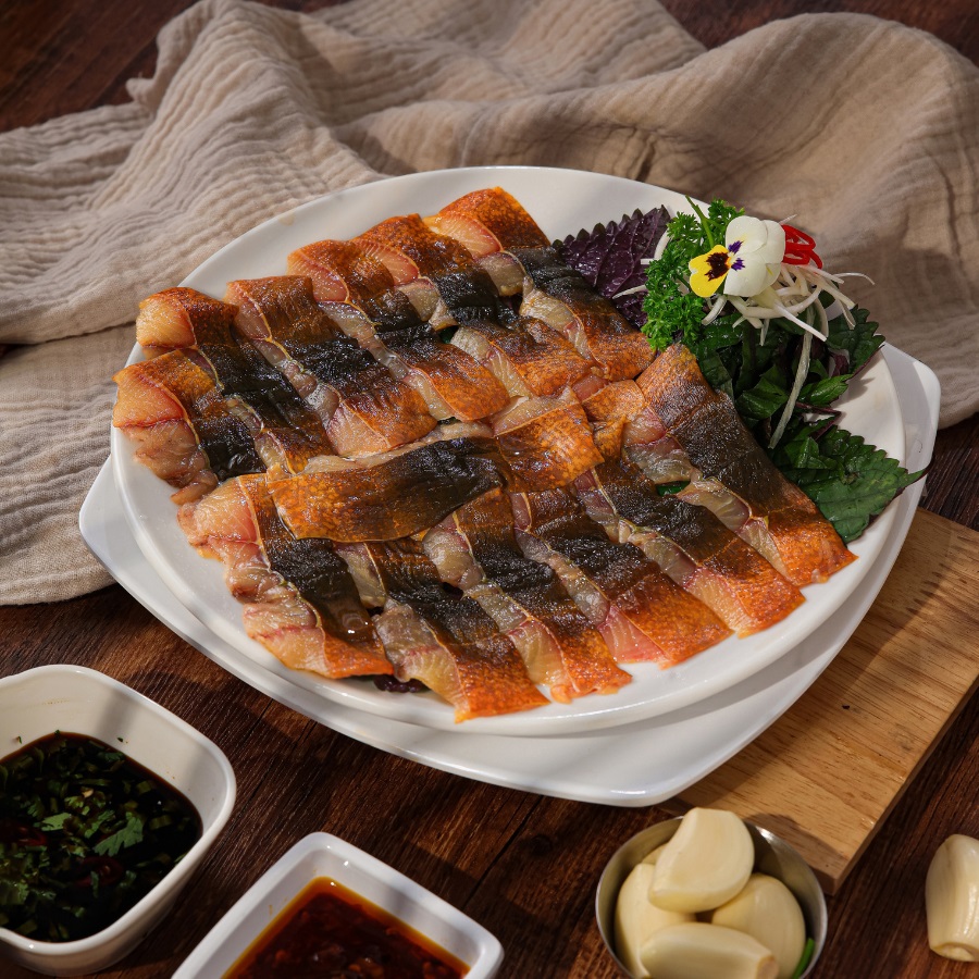 Lươn nghệ hấp tía tô