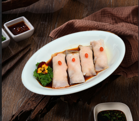 Bánh Cuốn Hải Sản Sốt HongKong-(Hong Kong-style Seafood Rice Rolls with Signature Sauce )